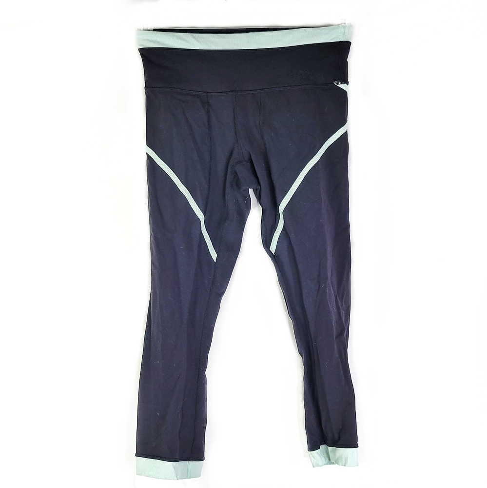 Lululemon roll out crop with mint trim size 4
